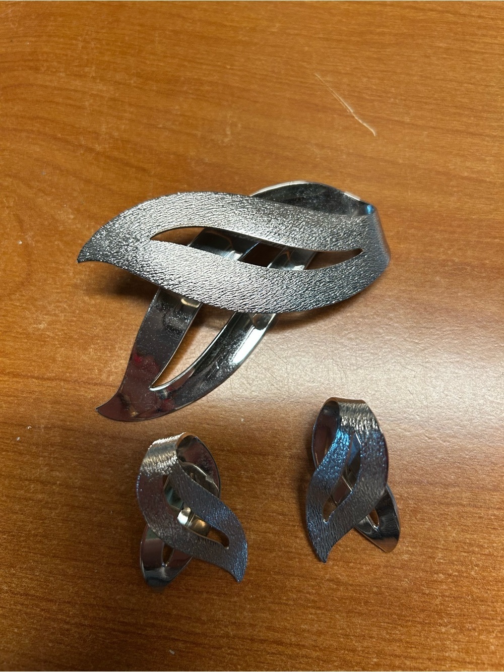 Sarah Coventry Silver Wave Clip Earrings and Brooch Set